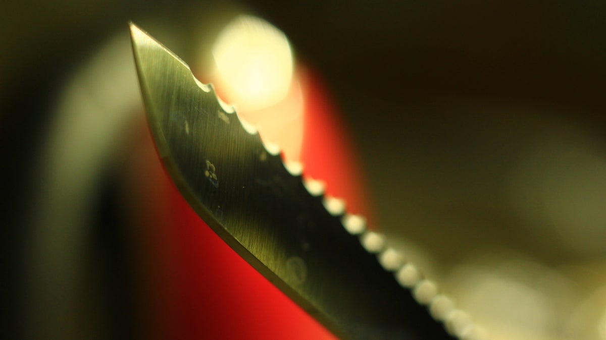 Cuchillo . Navaja . Puñal . Puñalada
