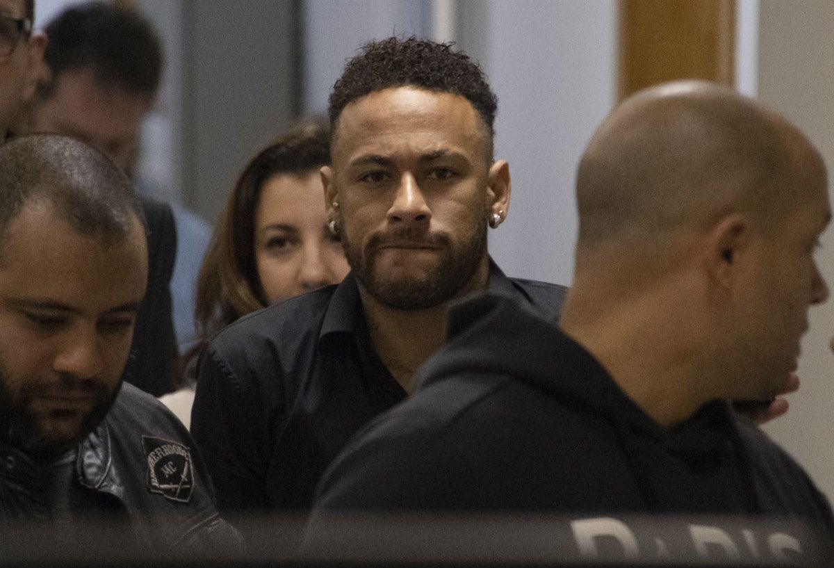 Neymar declaró en Brasil por caso de abuso sexual