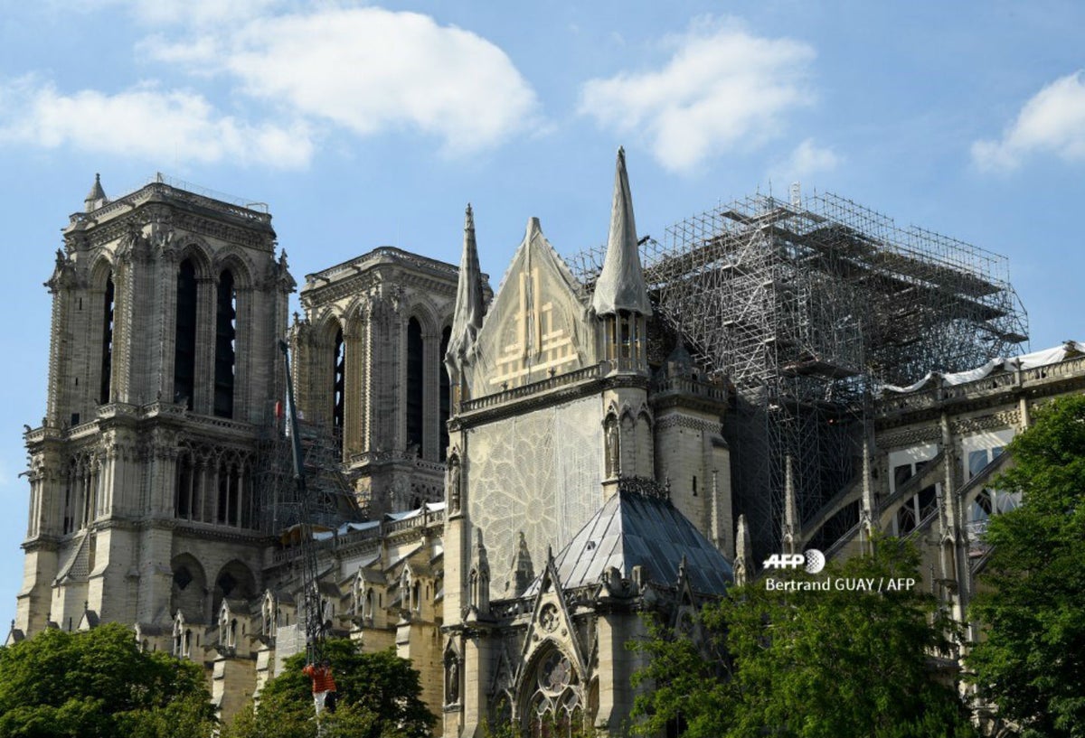 Catedral Notre Dame de París tras el incendio