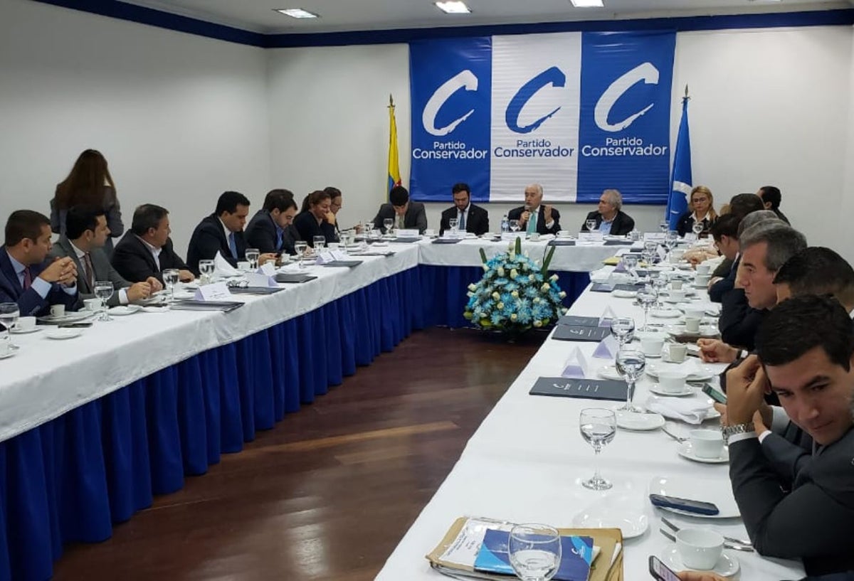 El expresidente Pastrana con el Partido Conservador.