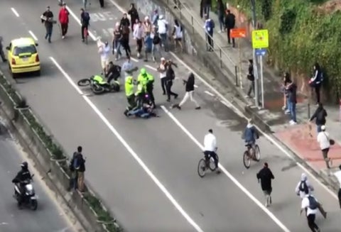 Policía atropelló a civil en Bogotá