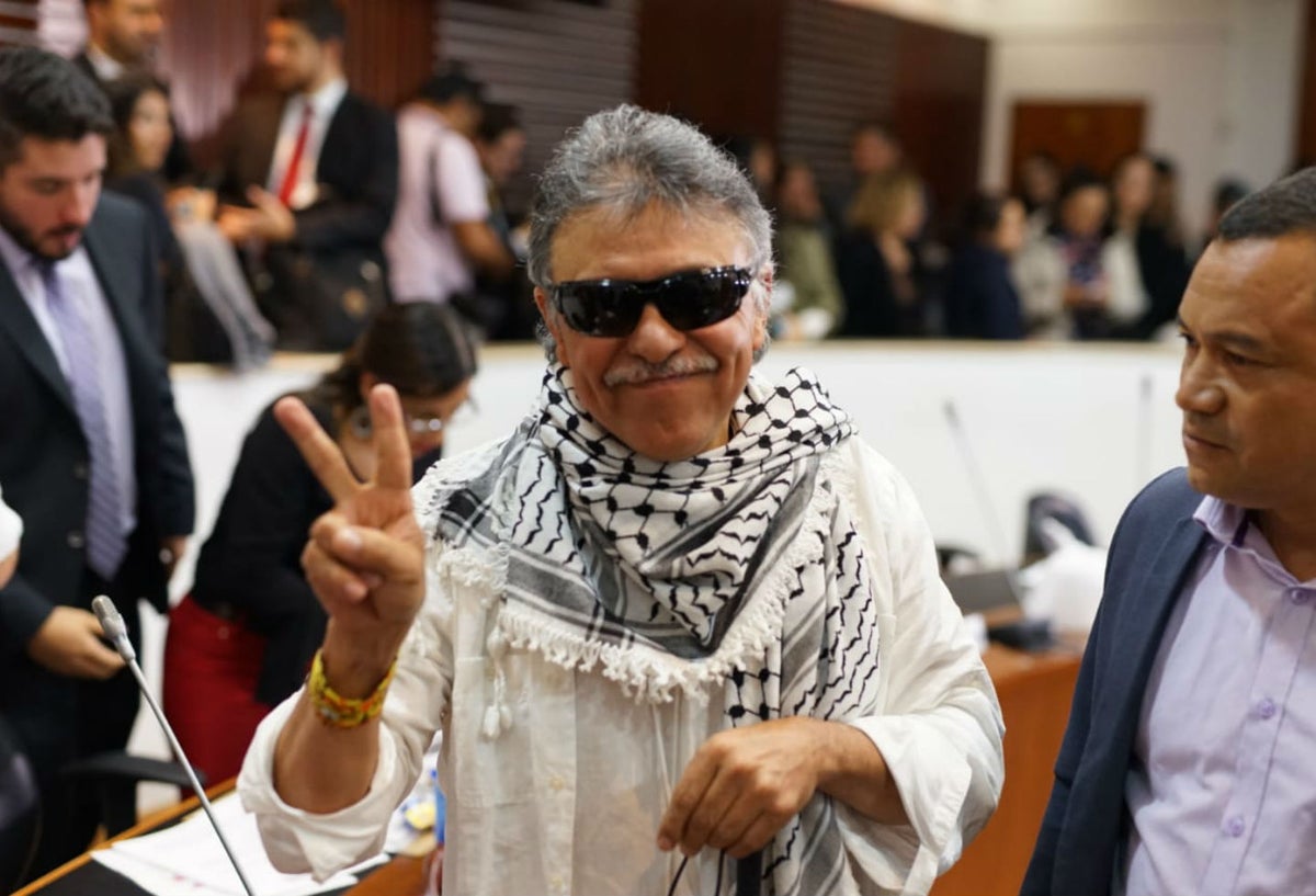 Este fue el gesto de Jesús Santrich que le molestó al presidente de la Comisión Séptima de la Cámara.
