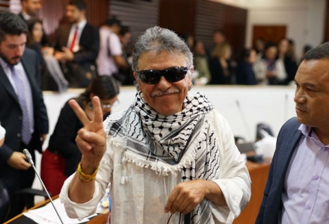Este fue el gesto de Jesús Santrich que le molestó al presidente de la Comisión Séptima de la Cámara.