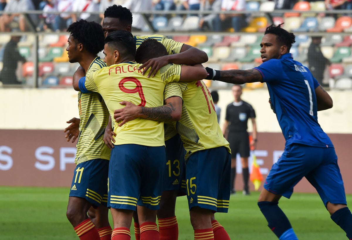 Selección de Colombia en su duelo ante Perú