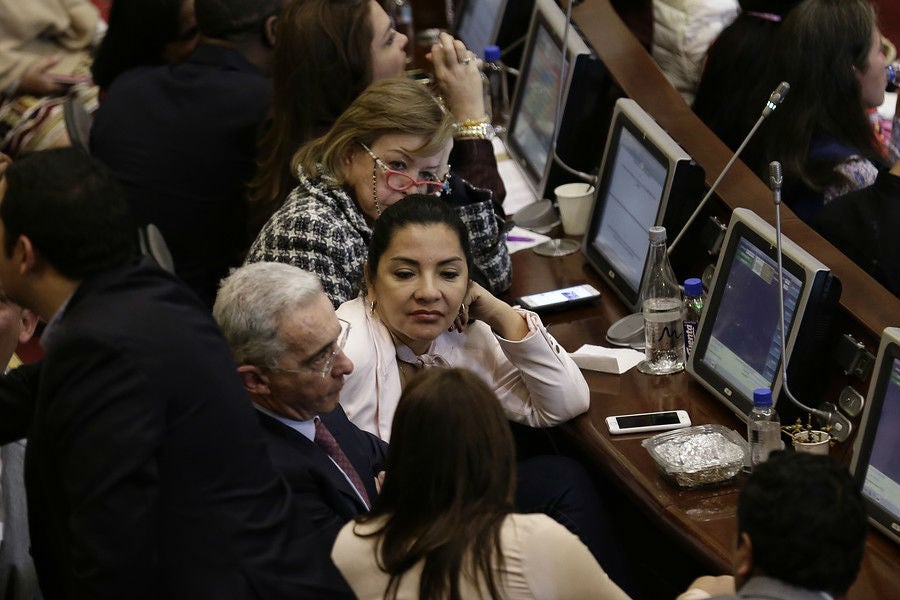 Bancada del Uribismo en medio de la sesión del Congreso