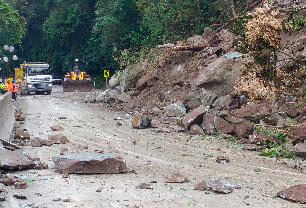 La vía al Llano, con cierre indefinido