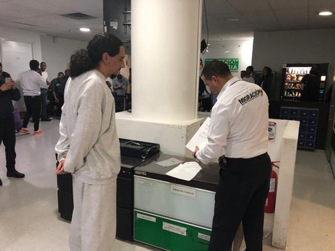 David Murcia Guzmán, en el proceso de registro con Migración Colombia, en Bogotá
