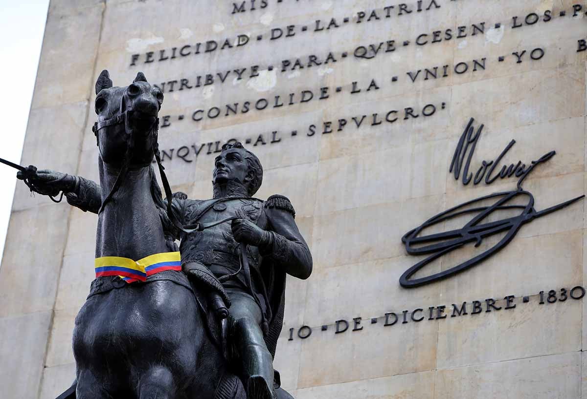 Monumento Los Héroes / Esculturas de Bogotá / Patrimonio de Bogotá / Estatuas de Bogotá