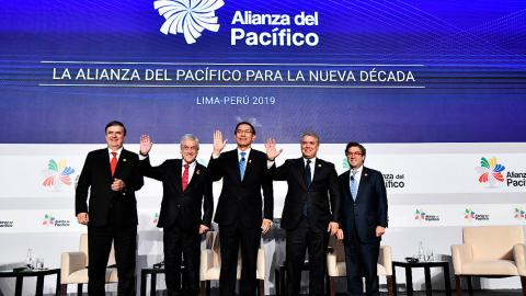 El canciller mexicano, Marcelo Ebrard; el presidente de Chile, Sebastián Piñera; el presidente de Perú, Martín Vizcarra; el presidente de Colombia, Iván Duque y Luis Alberto Moreno, presidente del Banco Interamericano (BID).
