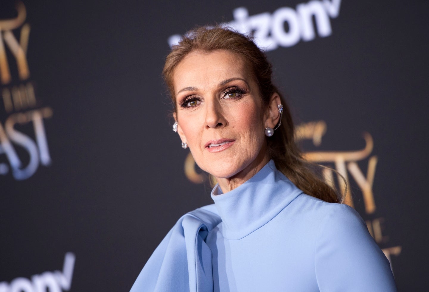 Celine Dion usa el collar de Titanic