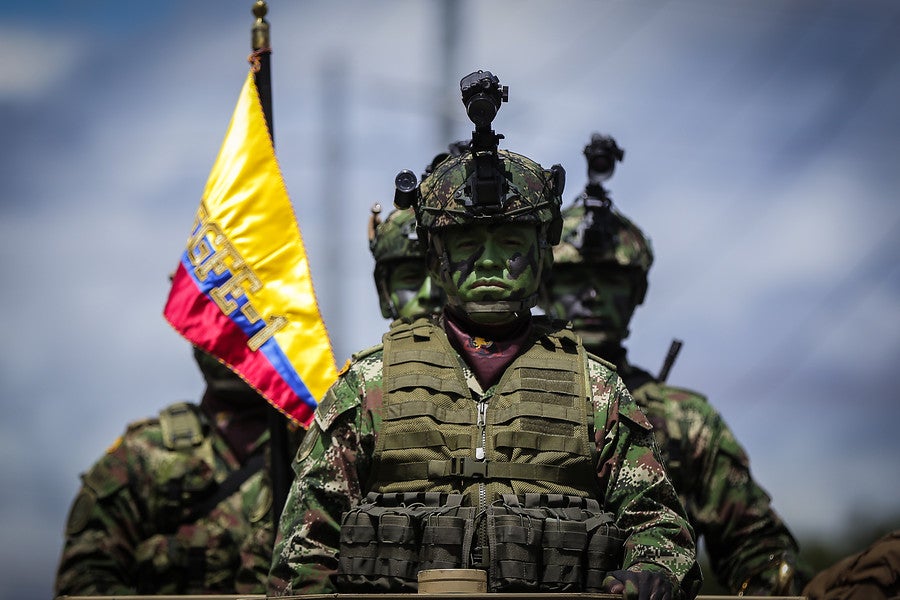 Desfile militar con motivo del 20 de julio.