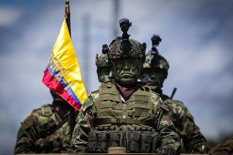 Desfile militar con motivo del 20 de julio.