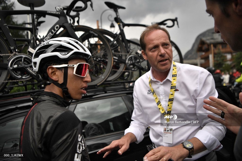 Egan Bernal y el director del Tour de Francia