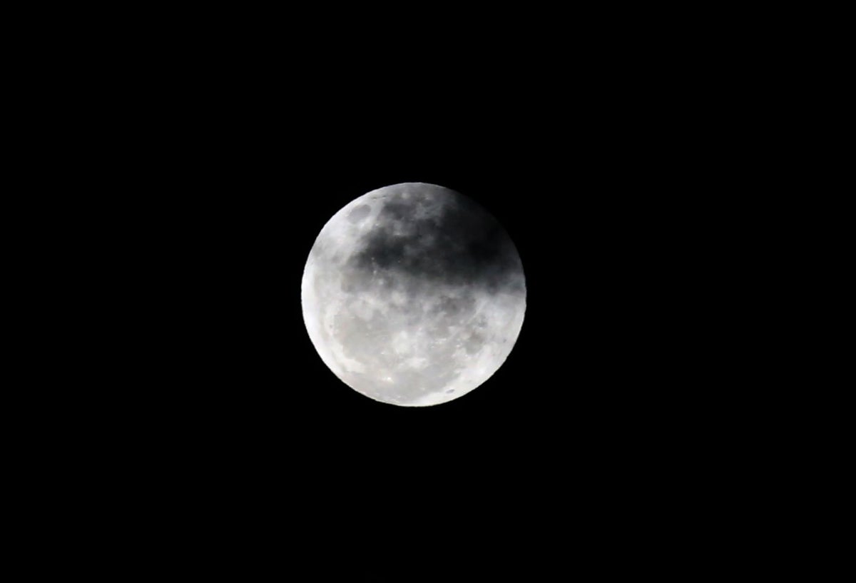 Todo listo para el último eclipse de Luna.