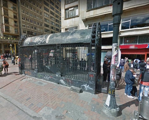 Entrada a los sótanos del centro de Bogotá