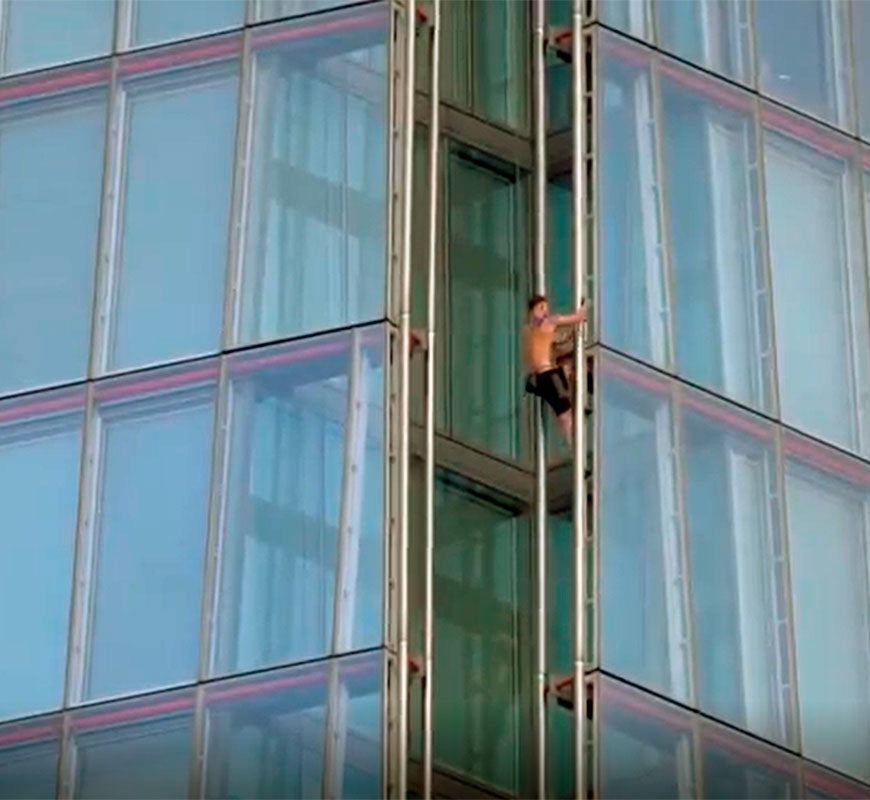 Hombre escala el edificio más alto de Londres