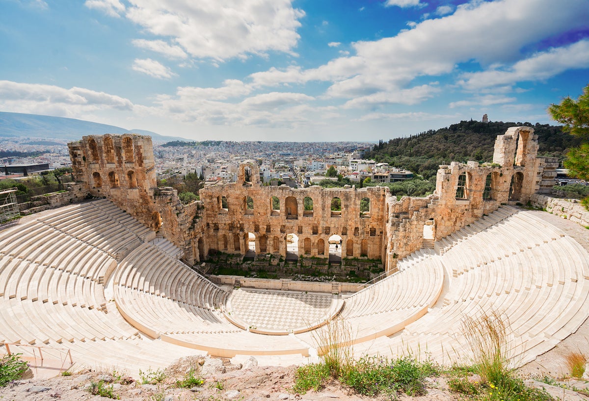 El Odeón de Herodes Ático, edificio para audiciones musicales erigido en el año 161, en Atenas (Grecia)