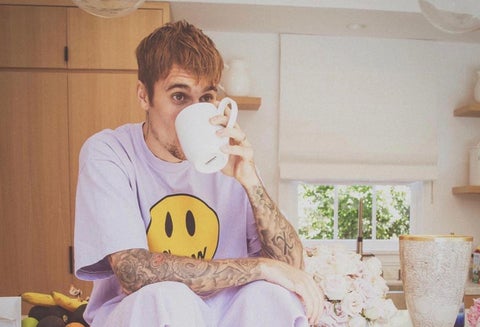 Justin Bieber luce su nueva perforación