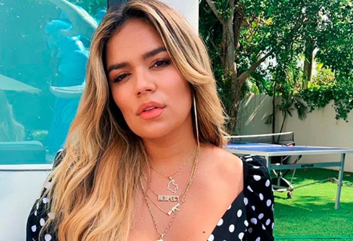 La cantante luce desde algunas semanas un lujoso anillo en su dedo anular que llamó la atención de sus seguidores.
