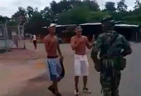 Los jóvenes que increparon a un militar en La Lizama (Santander)