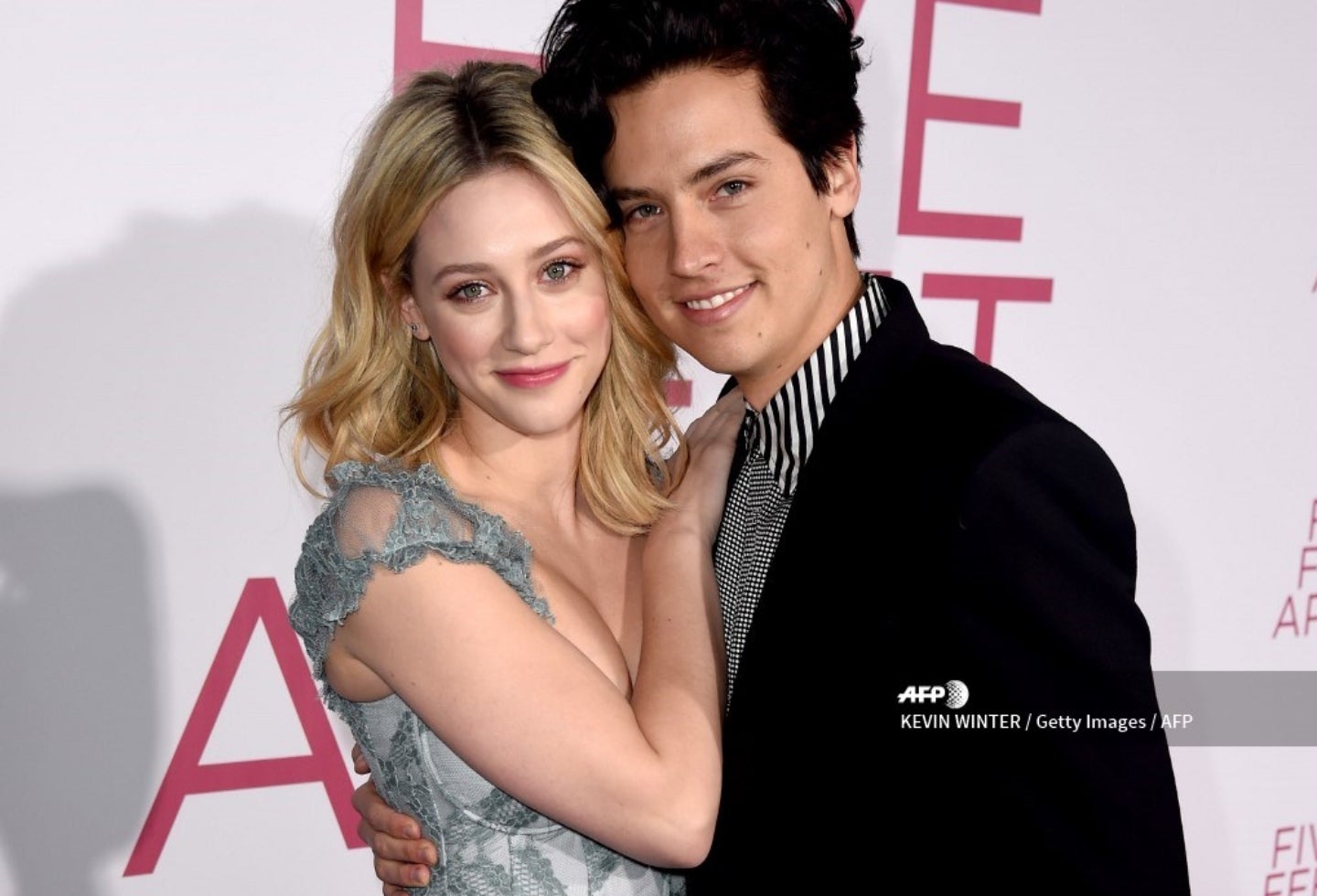 Lili Reinhart y Cole Sprouse aclaran los rumores de su ruptura