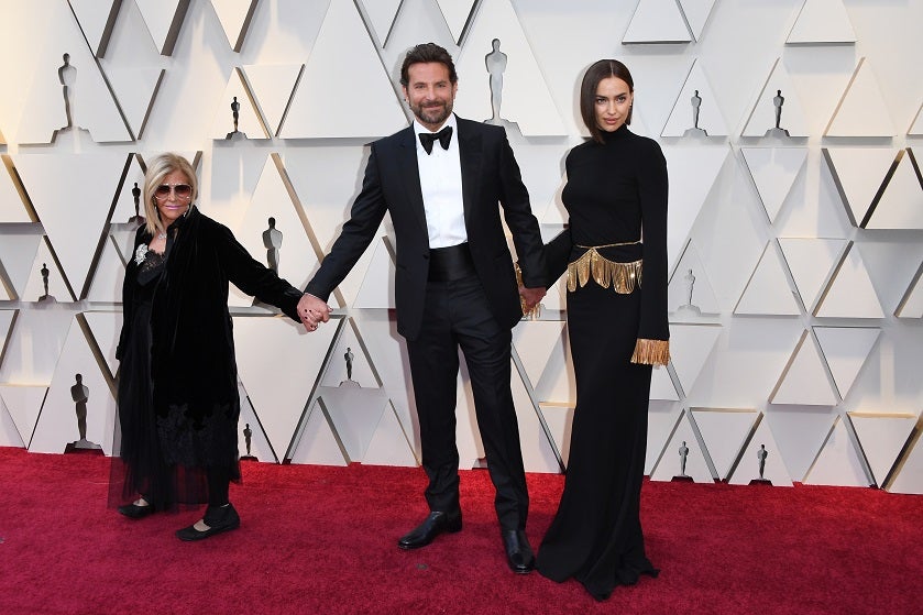 Irina Shayk, Bradley Cooper y su madre