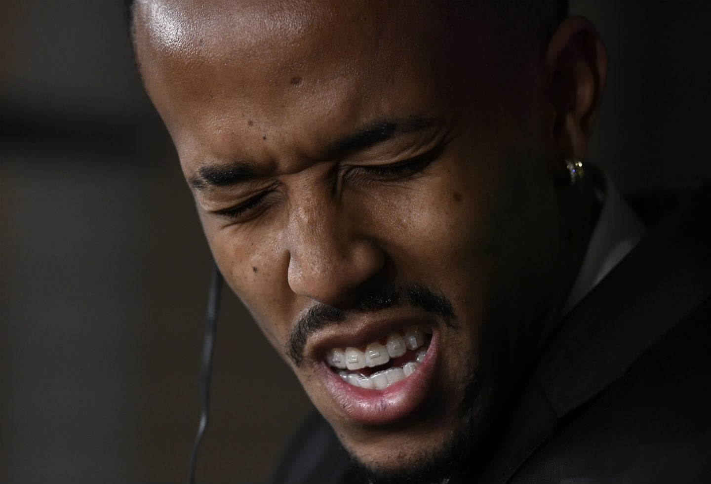 Eder Militao sufrió mareo durante su presentación como jugador del Real Madrid.