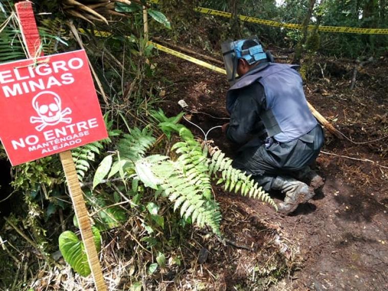 Menor de edad resultó herido tras pisar mina antipersona