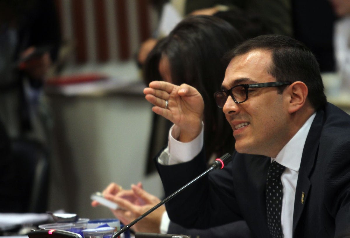 Santiago Valencia, presidente de la Comisión Primera del Senado