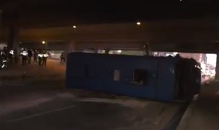 Bus de SITP se volcó