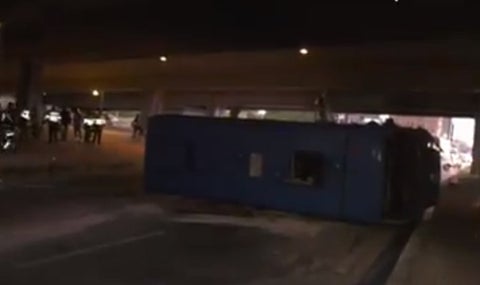 Bus de SITP se volcó