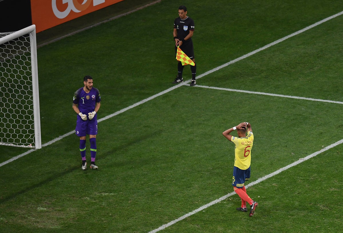 William Tesillo tras fallar penal ante Chile en la Copa América de Brasil