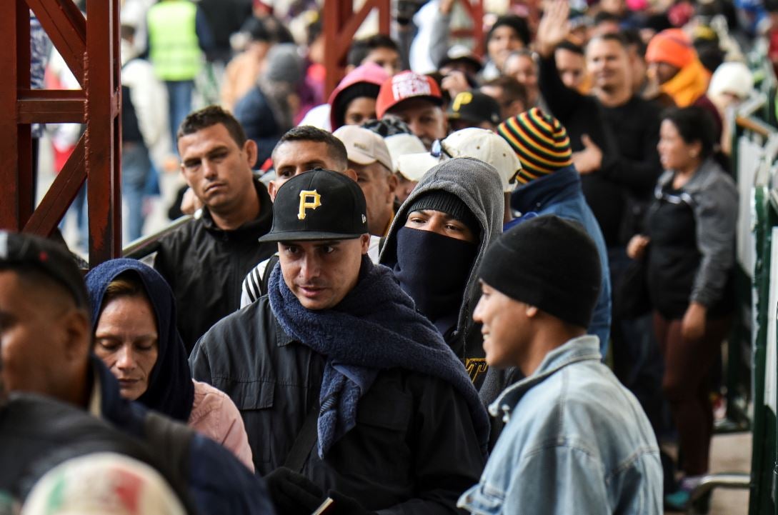 Migrantes venezolanos en la frontera entre Colombia y Ecuador