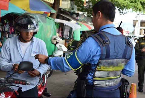 Agente de tránsito.