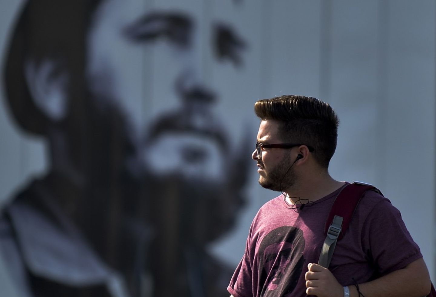 Esta tendencia se da 60 años después de que Fidel Castro y sus rebeldes "barbudos" impactaran al mundo con su revolución.