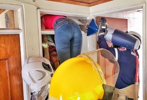 Bomberos de Tunja atendiendo emergencia.