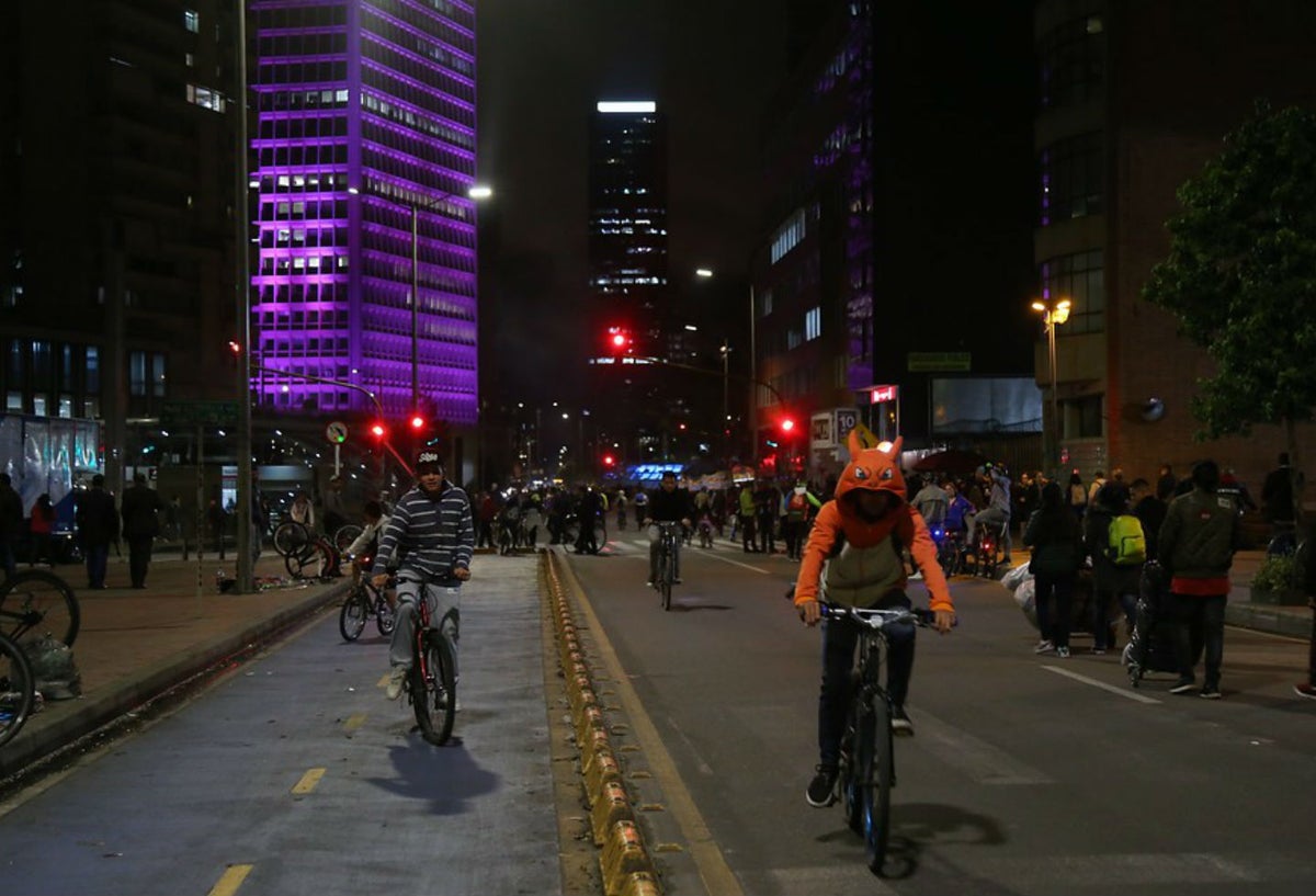 Ciclovía nocturna