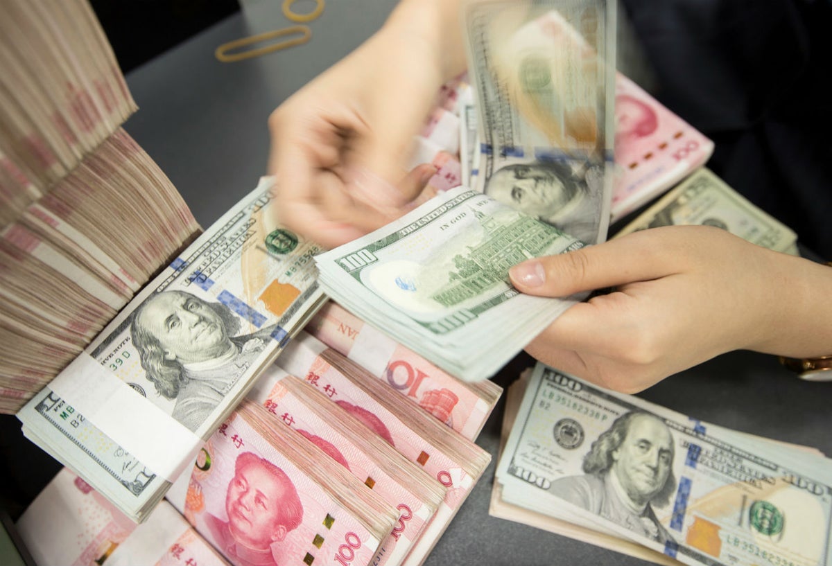 Dólar y Yuan