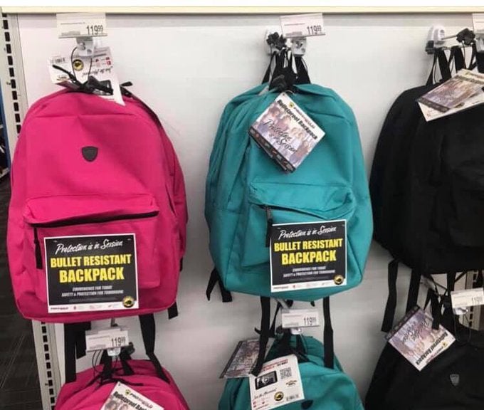 Mochilas antibalas en Estados Unidos
