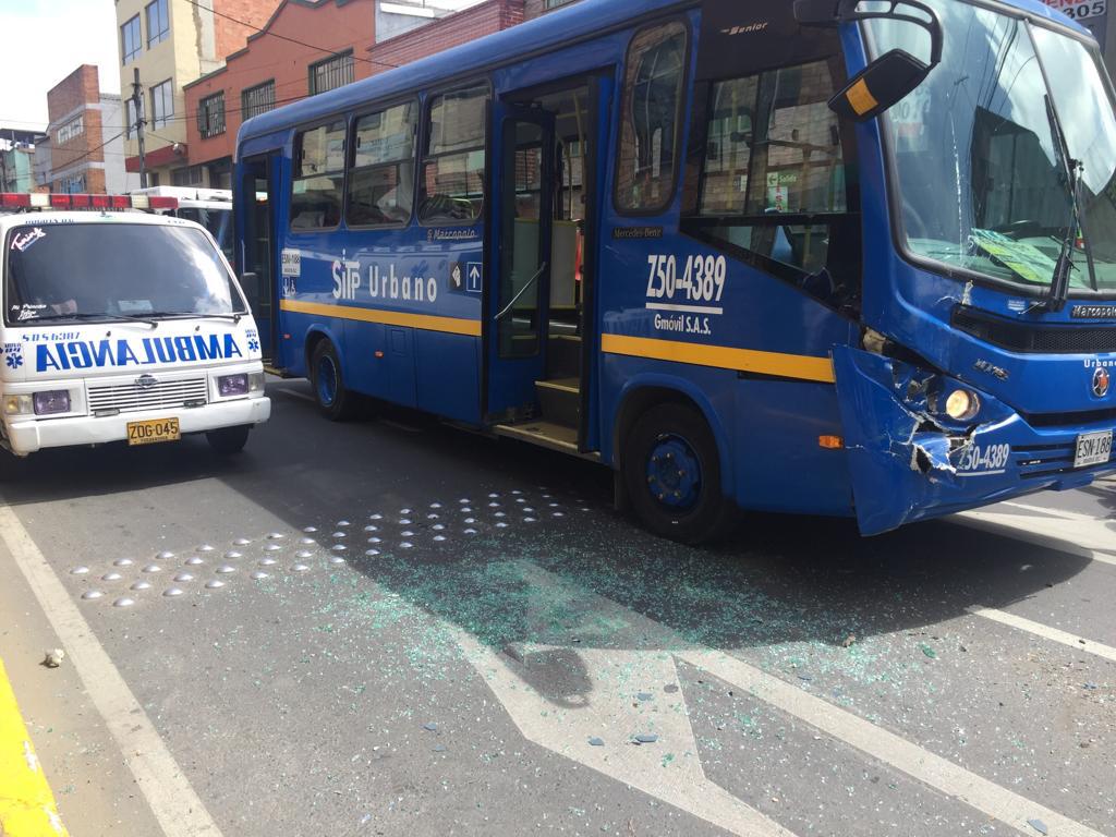 Choque entre dos buses