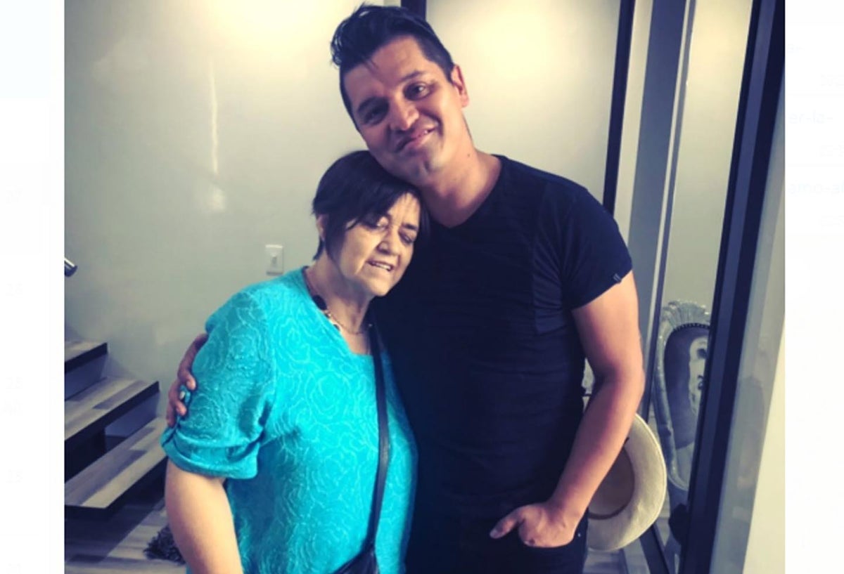 Hassam, junto a su madre Blanca Lucía.