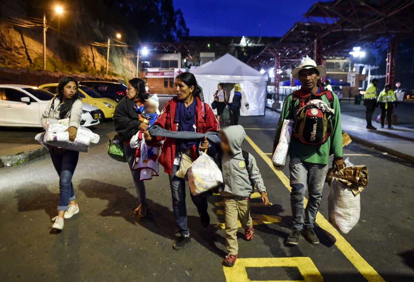 Migrantes venezolanos en la frontera entre Colombia y Ecuador