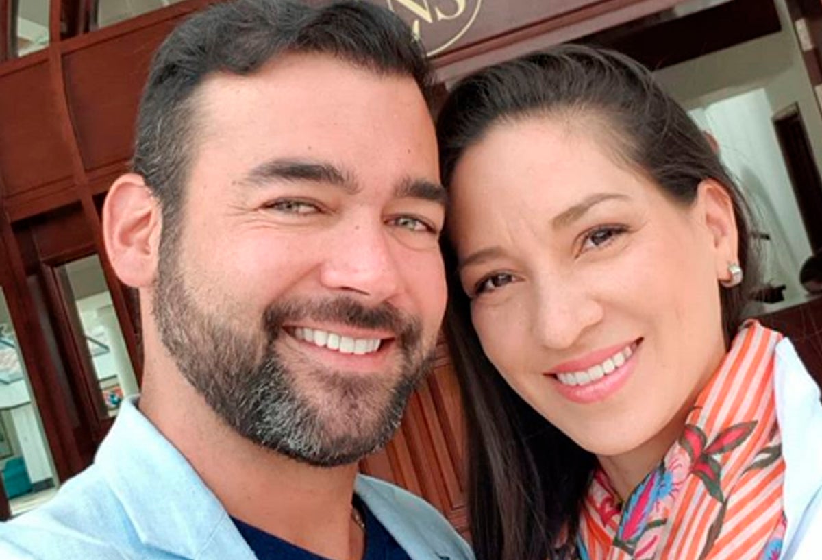 Juan Pablo Obregón y su esposa
