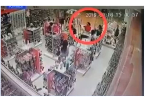 Los robos hormiga tienen azotado al comercio en el país.