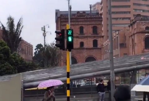 Bogotá ahora tendrá semáforos peatonales con contador.