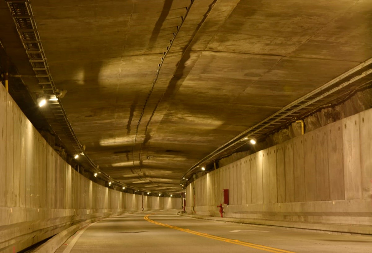 Túnel de Oriente