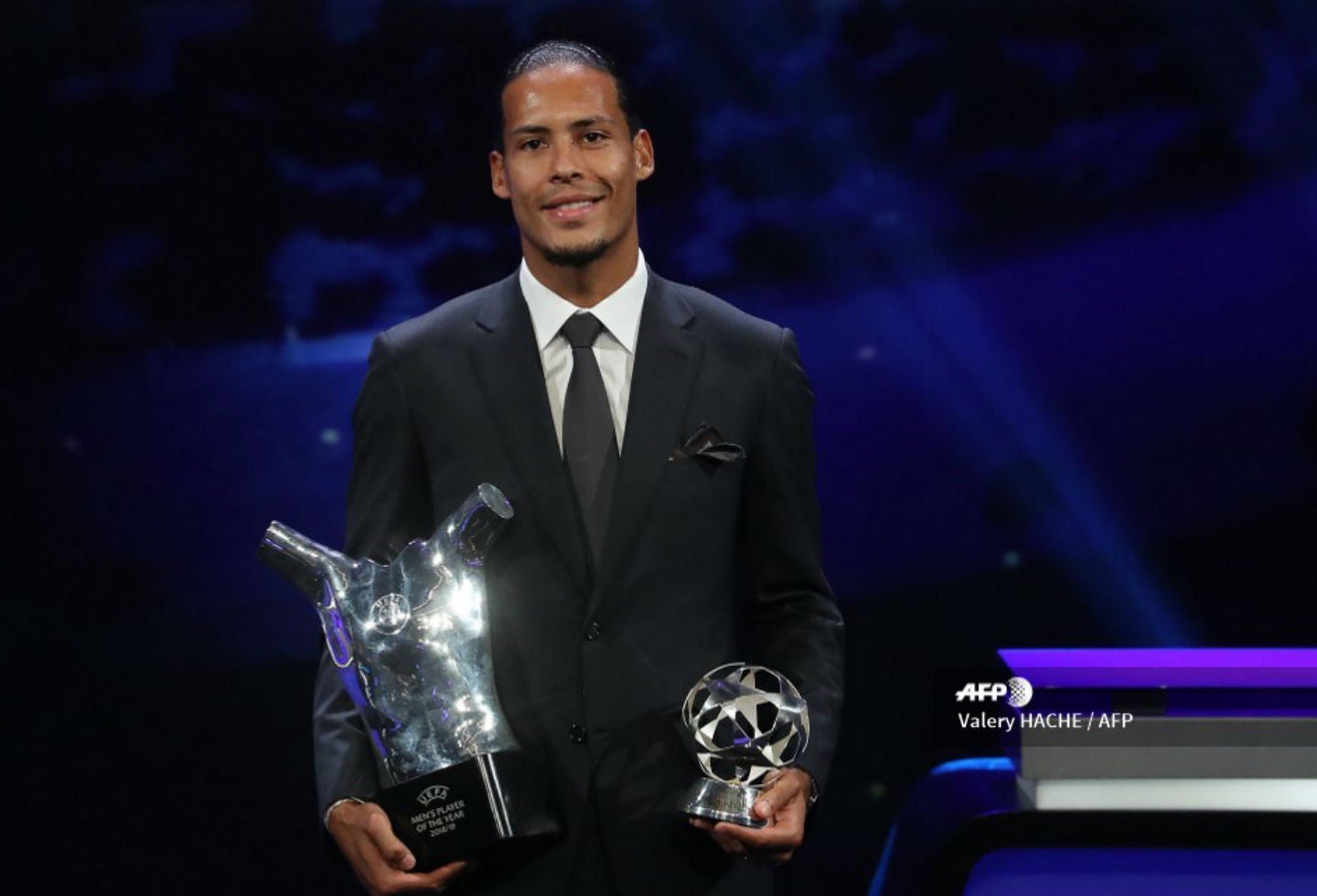 Van Dijk mejor Jugador del año de UEFA