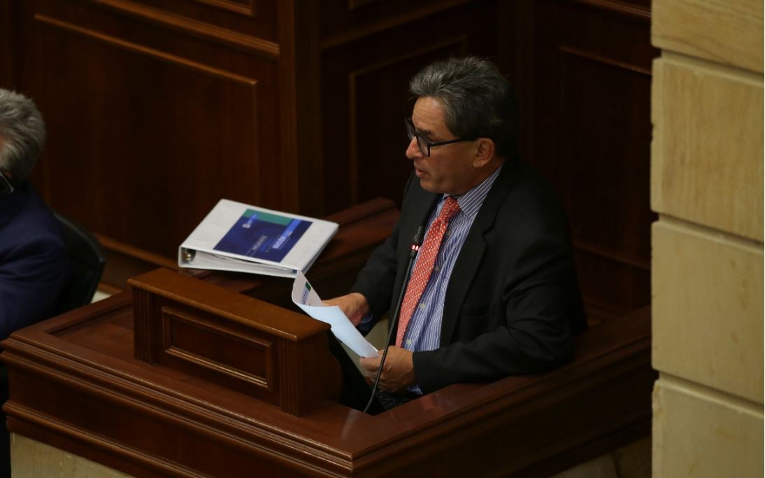 Ministro de Hacienda, Alberto Carrasquilla, durante debate en Comsiones Económicas del Congreso.
