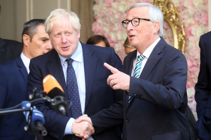 Primer ministro británico, Boris Johnson, con el presidente de la Comisión Europea, Jean-Claude Juncker