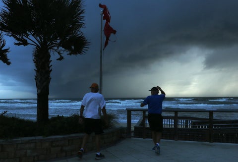 Huracán Dorian visto desde las playas de Florida
